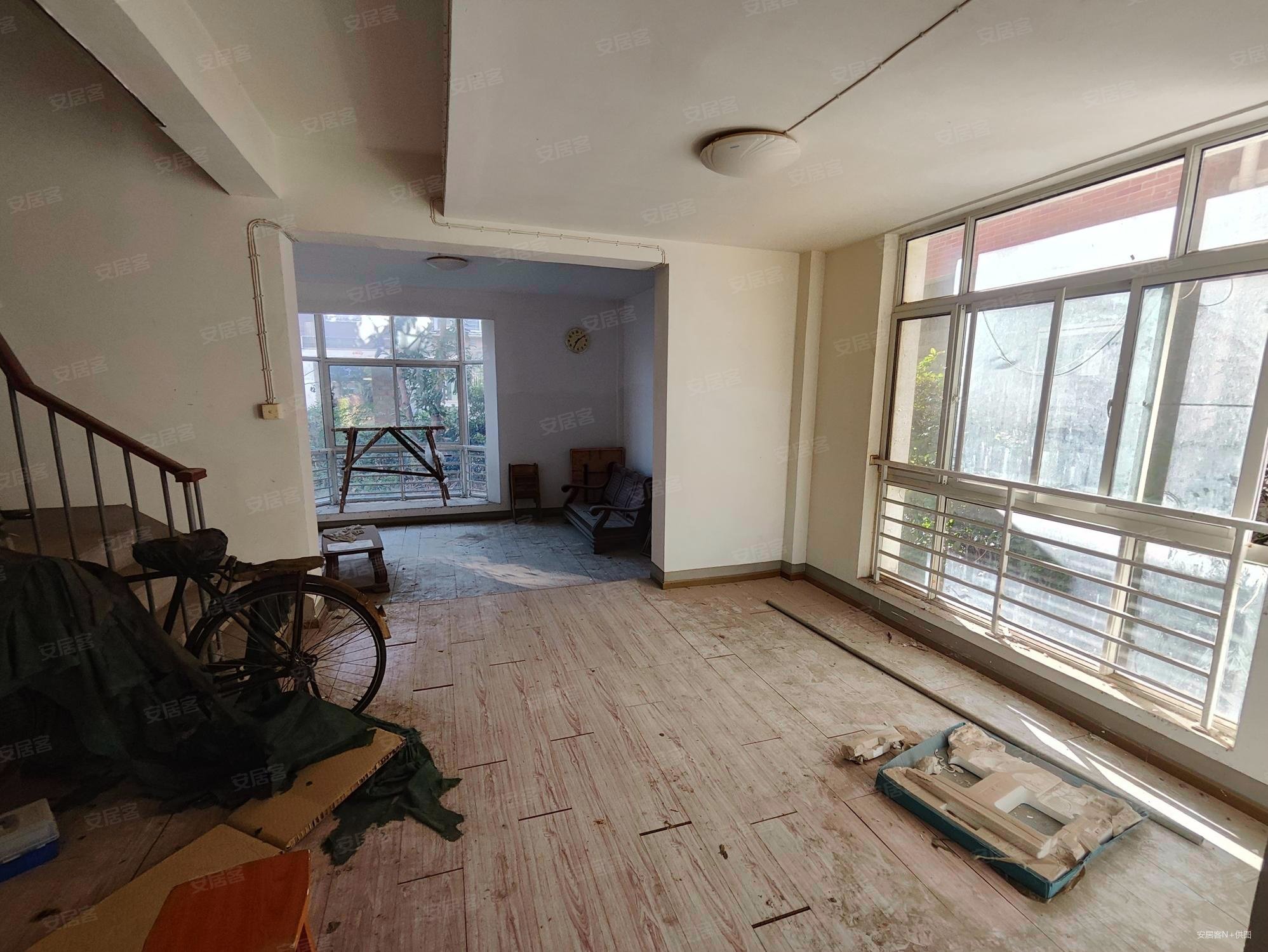 未来海岸(别墅)4室2厅4卫214.94㎡南北120万