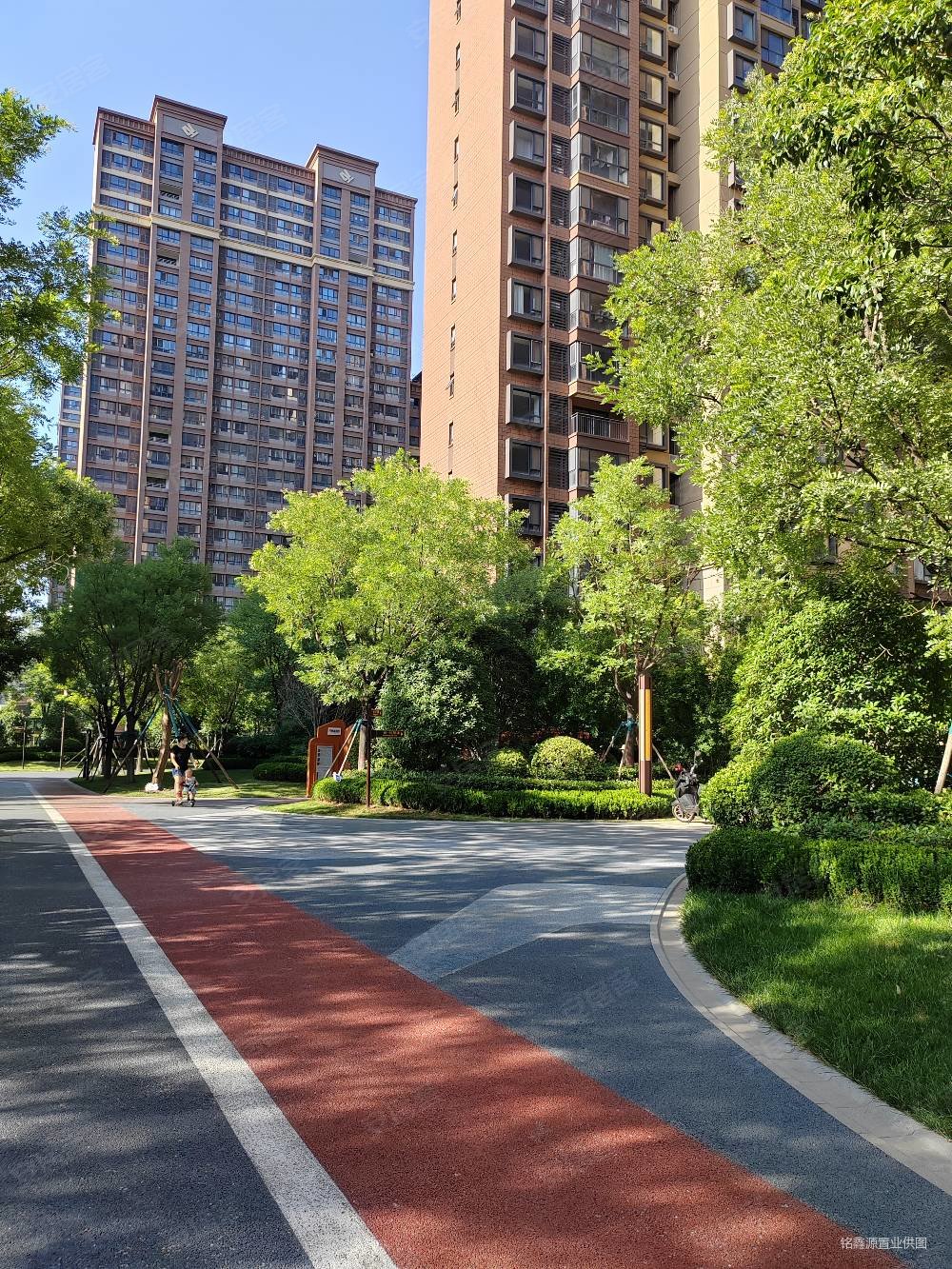 万科城润园3室2厅2卫134㎡南北239万