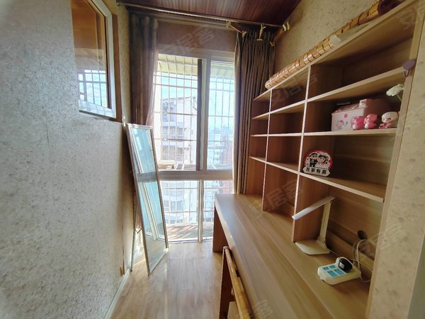 凉山西昌南坛山水阳光新城唐园旁  山水阳光 精装套一 电梯 诚心出租 家具家电齐全出租房源真实图片