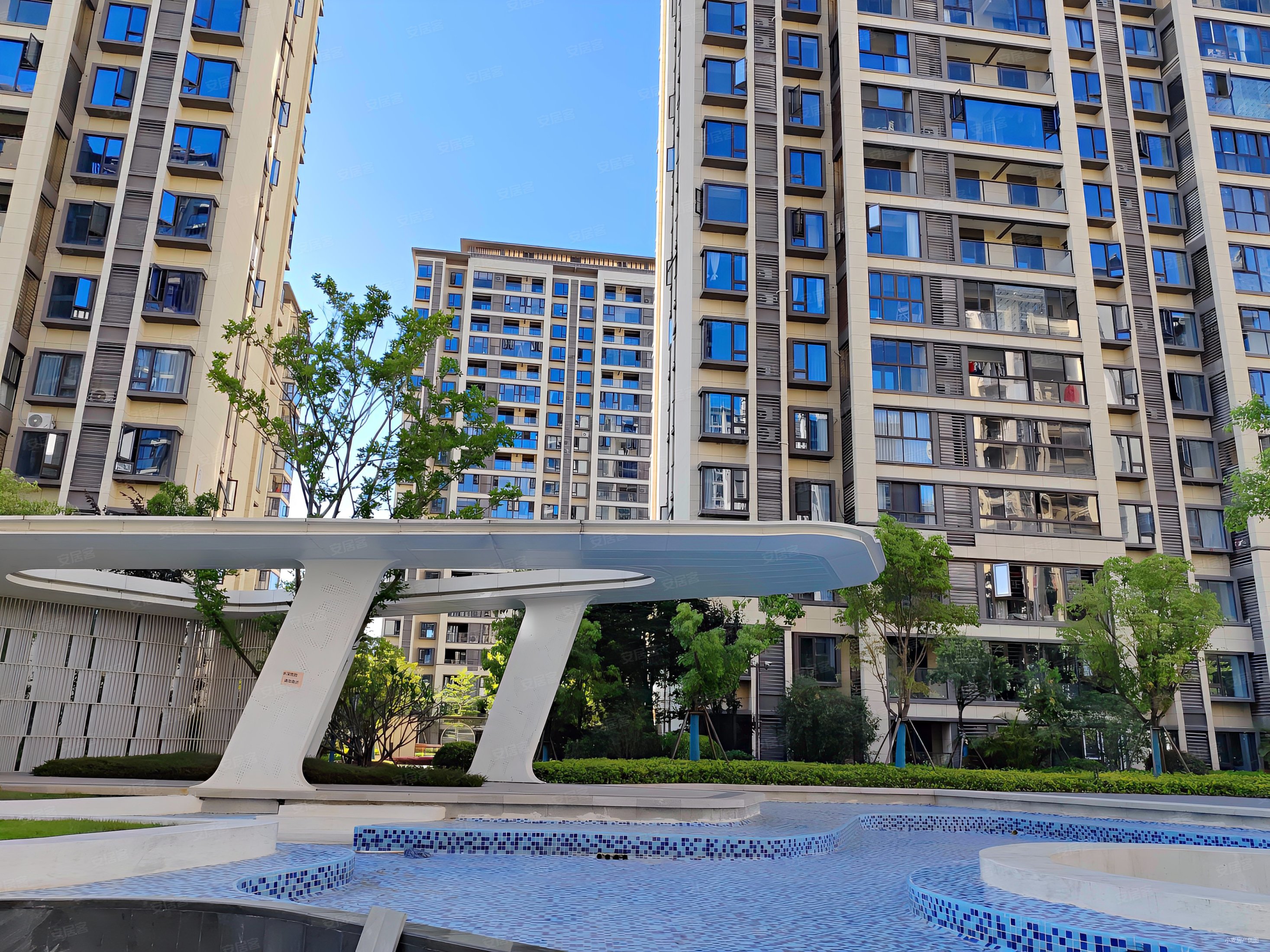 中梁百悦城4室2厅2卫108㎡南北130万