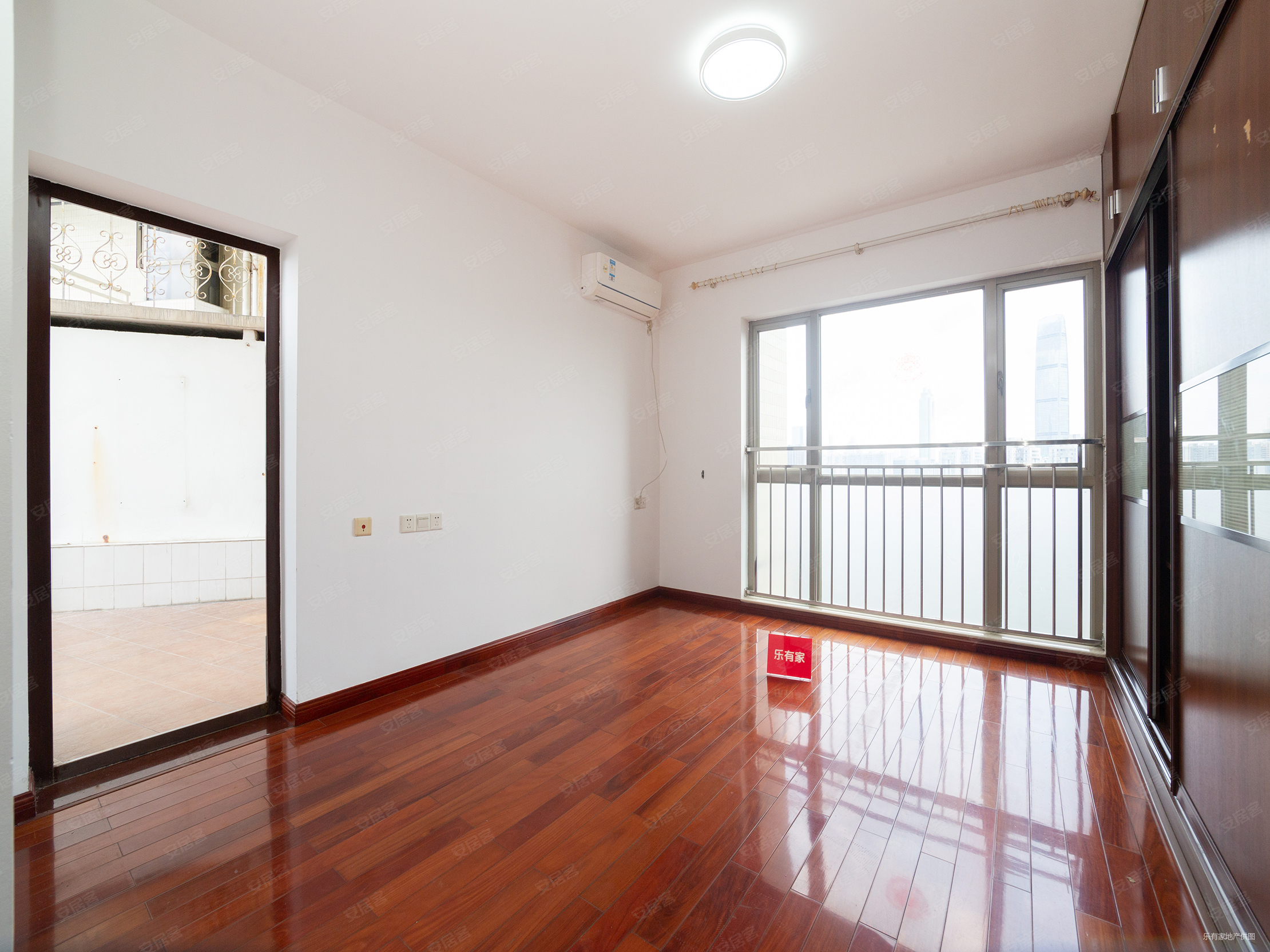 盛世鹏程花园4室2厅0卫147.93㎡南北1040万