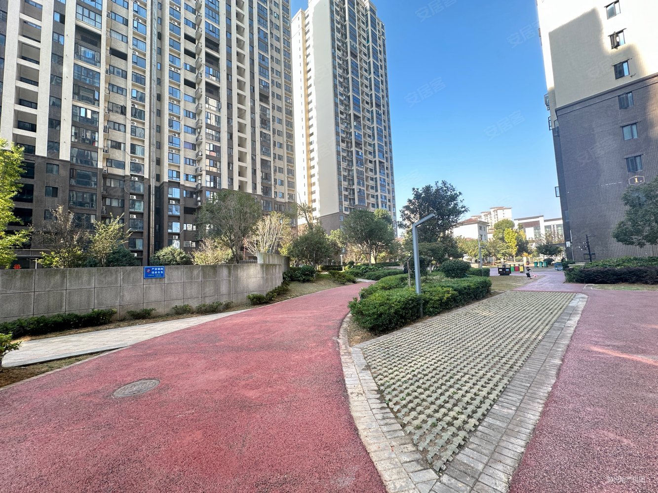 宁乡吾悦广场对面 香山景苑 毛坯四房 售71.8万,香山锦苑二手房,71.