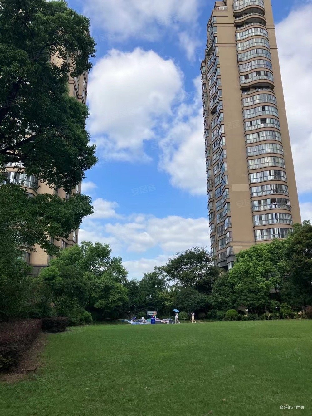 急售188边套132大四房精装汇景园离万达宝龙近