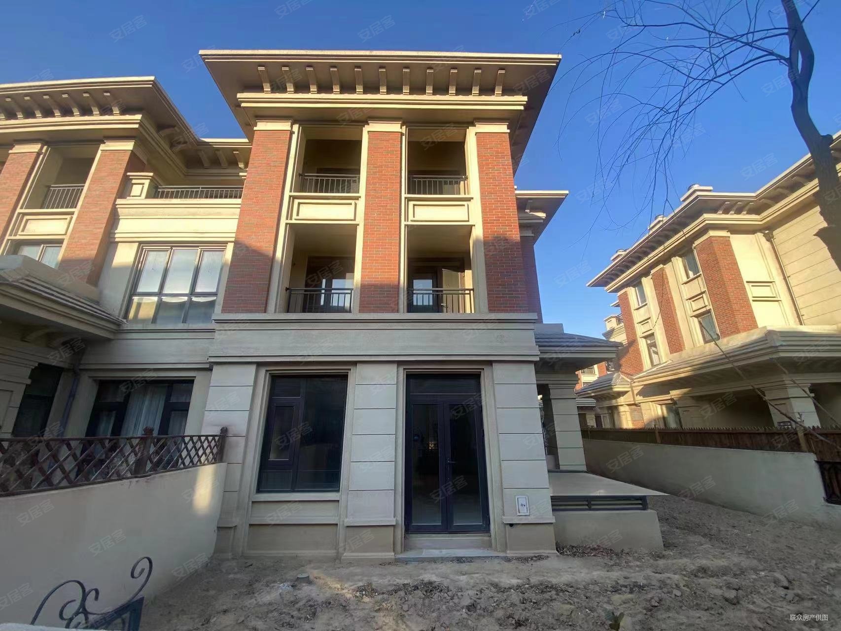 剑桥郡联排别墅中间户,前后花园,车库入户,永定河孔雀城剑桥郡(四期