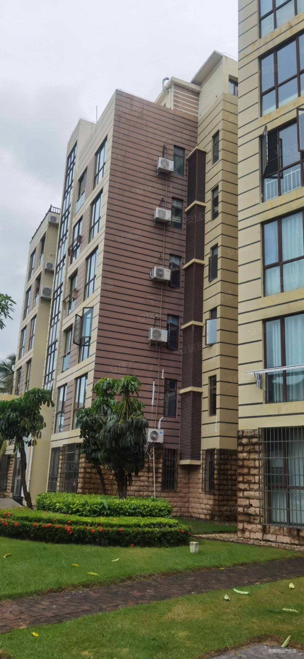 大东海椰景蓝岸小区一楼带花园2房2厅1卫低税