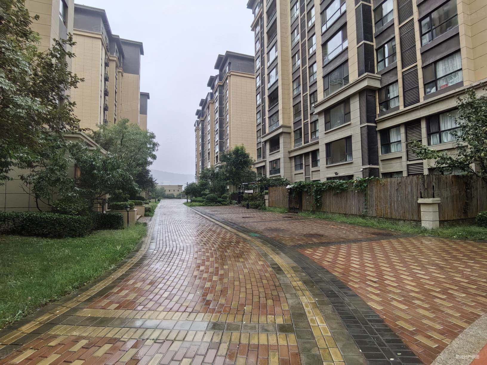 震惊洋房大平层急售城东灞河边富力白鹭湾精装全配四室洋房