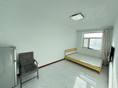 齐齐哈尔龙沙南站谊联名居正四楼，三阳格局。精装修，有钥匙随时看房，随时入住出租房源真实图片