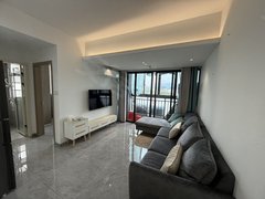 桂林七星玉满大酒楼万达旁棠棣之华精品2房1厅 拎包入住 家具齐全 包物业出租房源真实图片