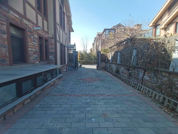 北京大兴庞各庄龙景湾丙区(别墅)龙景湾独栋出租,全齐看房方便,可做