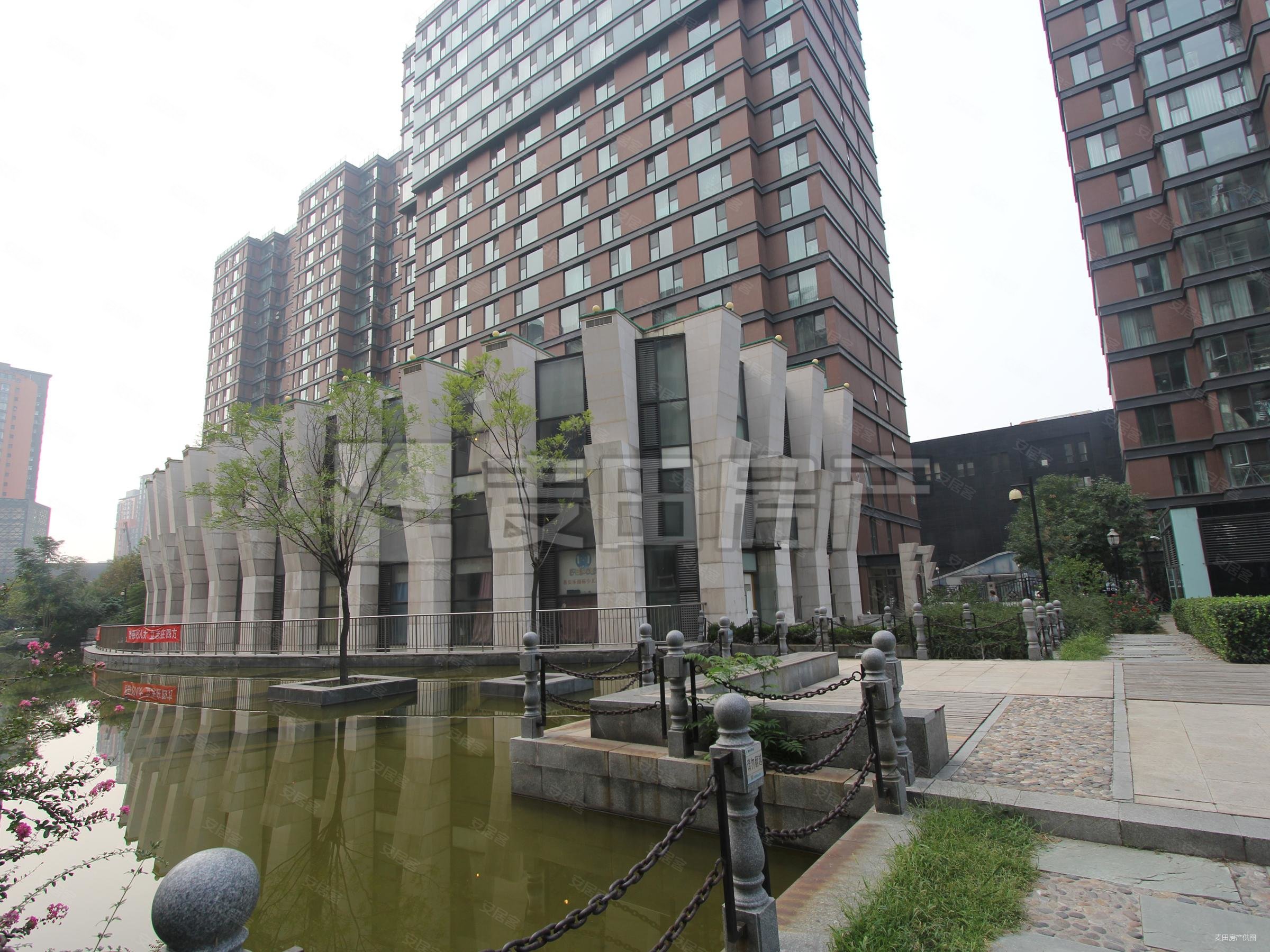 华彩国际公寓3室2厅2卫168.3㎡南北1640万