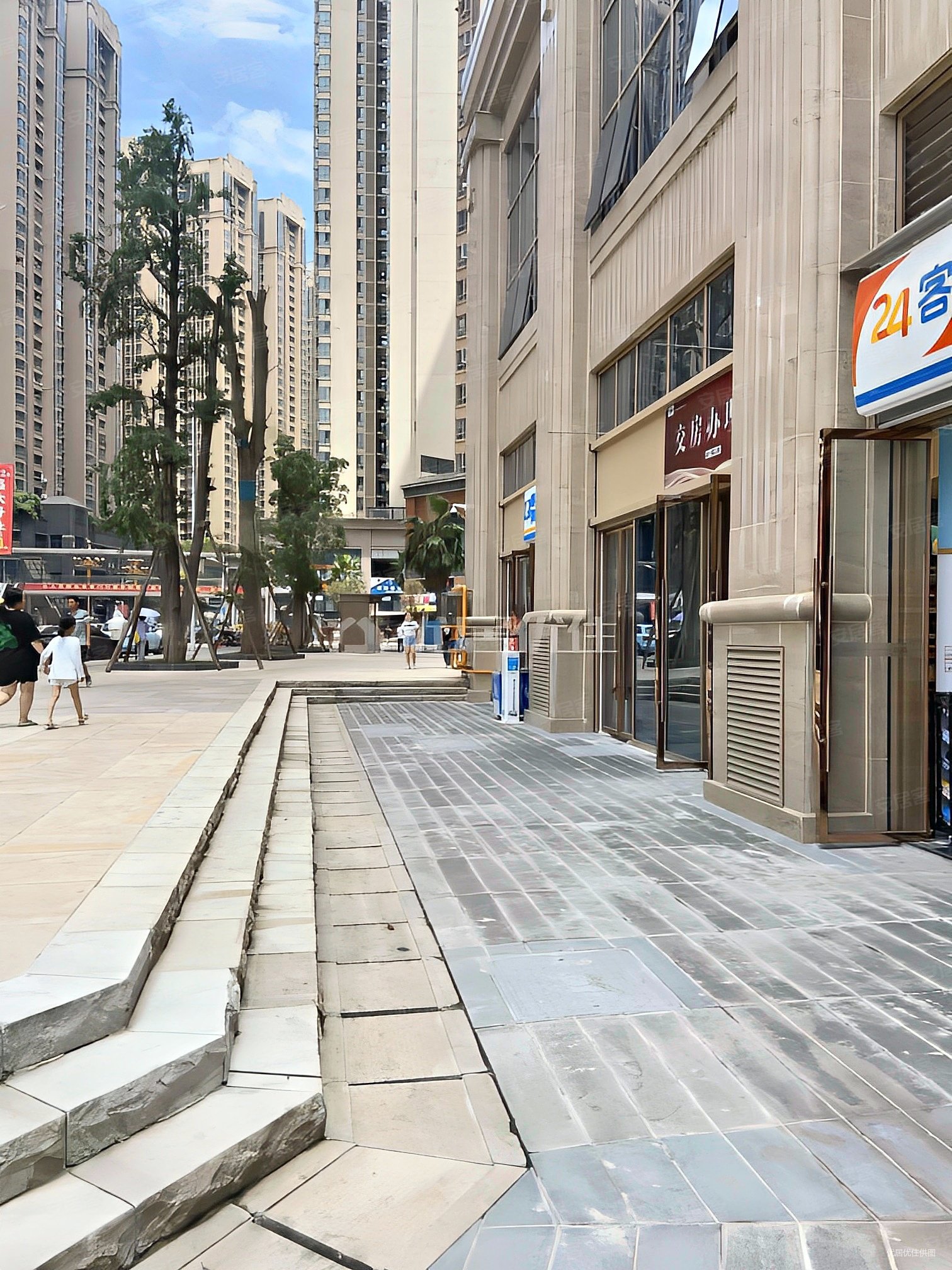 花果园地铁口总价95万 朝 和湿地公园 随时看房 有钥匙,贵阳铂悦府