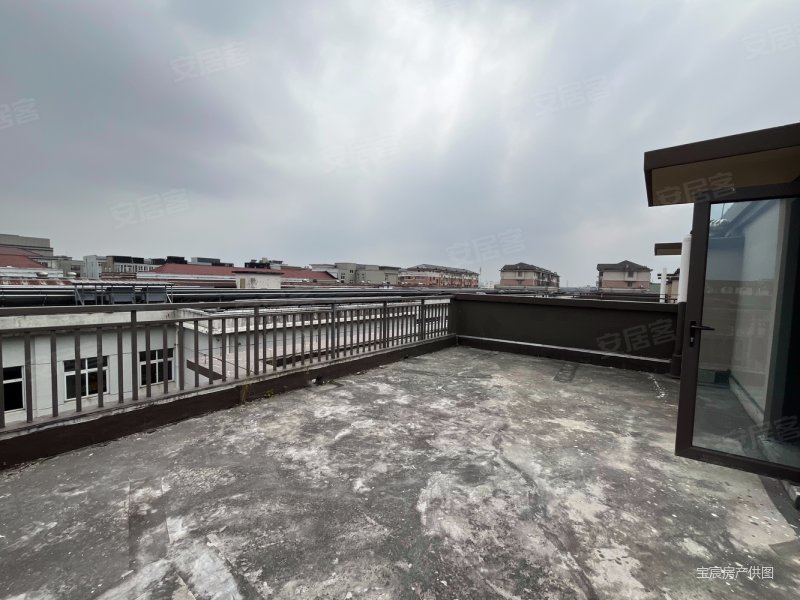 双拼别墅 带朝南花园,地下室赠送大,3间朝南,城意出售,绿创珀悦湾二手