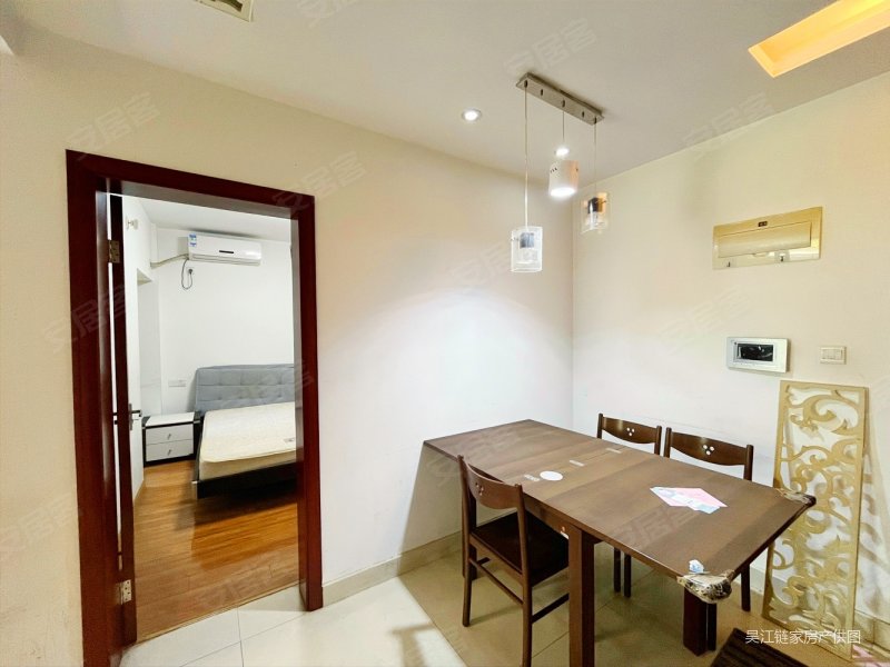 地铁口   老校 苏州河畔 小户型 总价低 看房随时