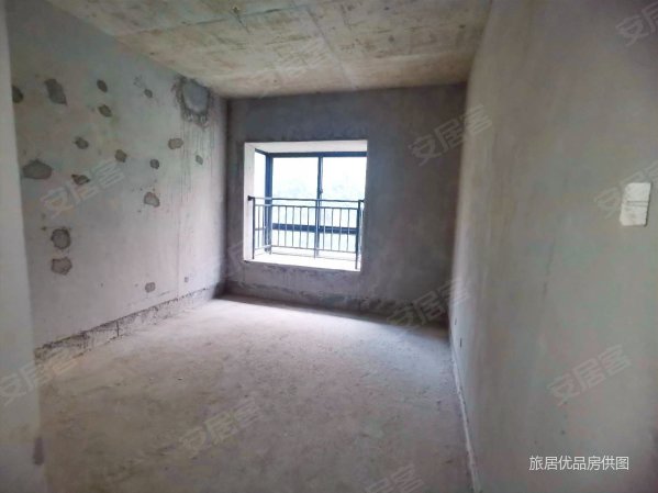 包送车位 新小区 海秀花园 三房 出价格就卖 随时看房