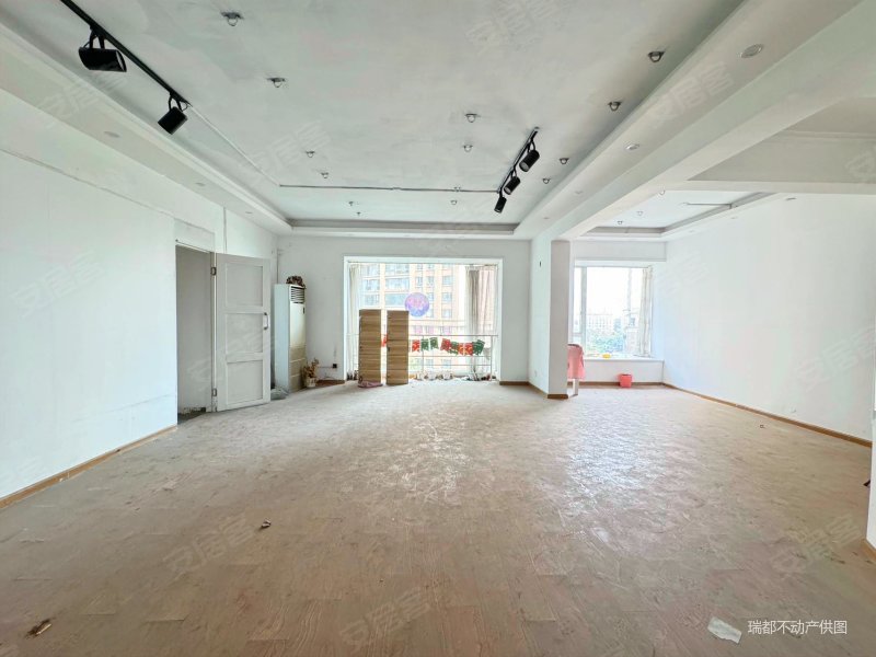 落地窗 有阳台,凯莱帝景花园二手房,188万,3室2厅,2卫,138平米-成都