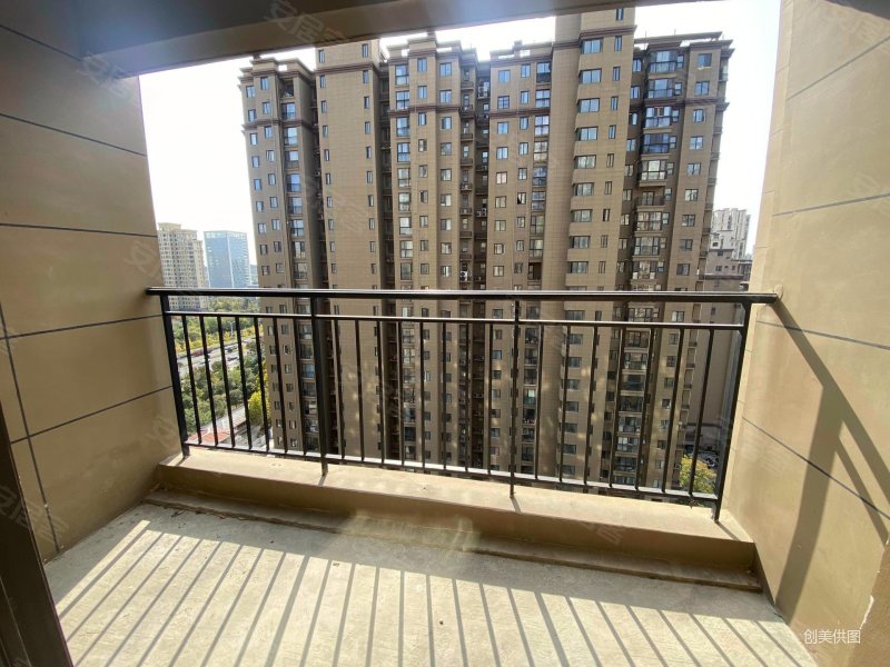 保利鑫城商业配套成熟小三房正规商品房近地铁南北通透