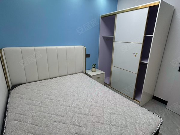 上海浦东川沙心圆西苑迪士尼上班过来看啦,小区里看烟花,独立厨卫精装