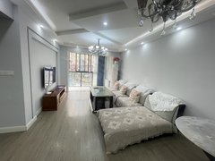 上海路常青藤  精装三房 全屋带地暖空调 家电齐全 看房方便