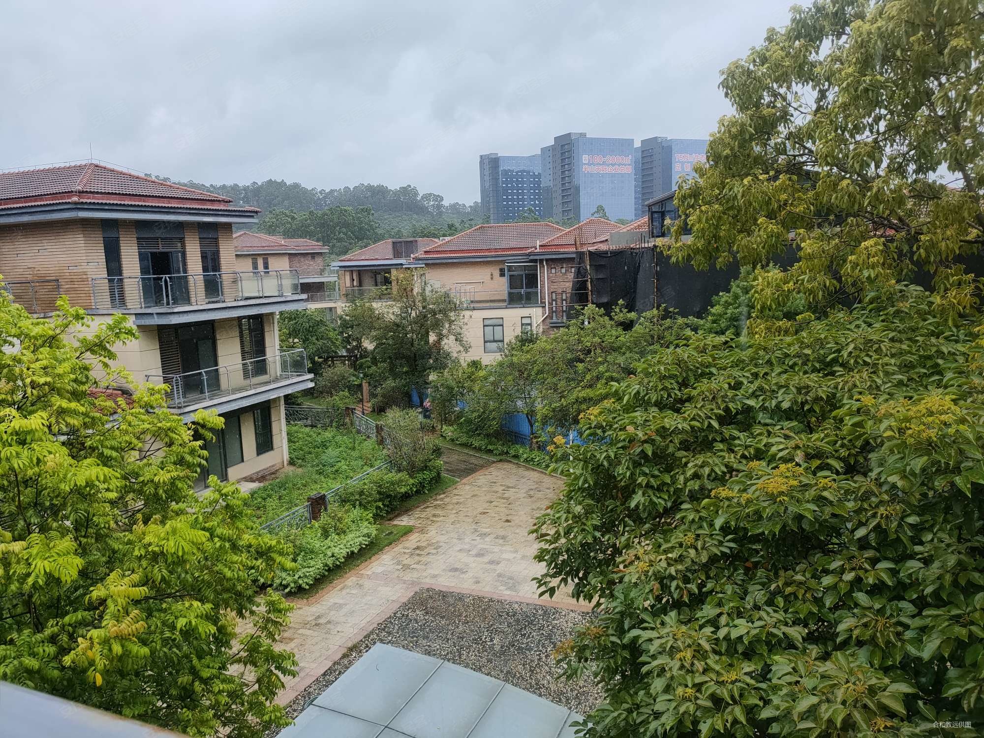 御花苑独栋别墅花园面积可达300平方不可错失的好房