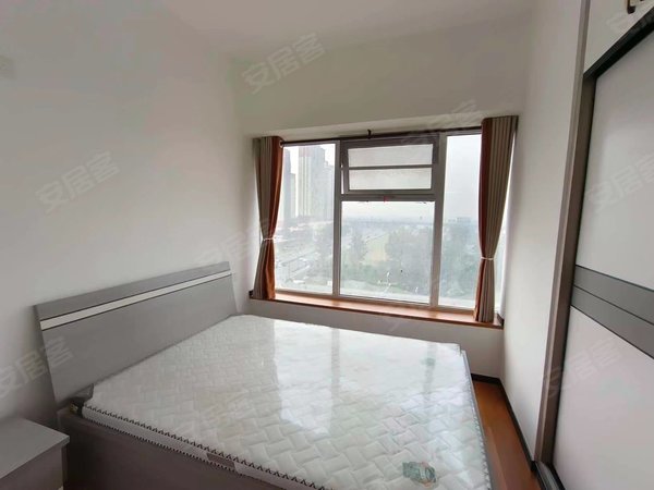 成都龙泉驿西河雄飞生活广场(商住楼)房东直签!