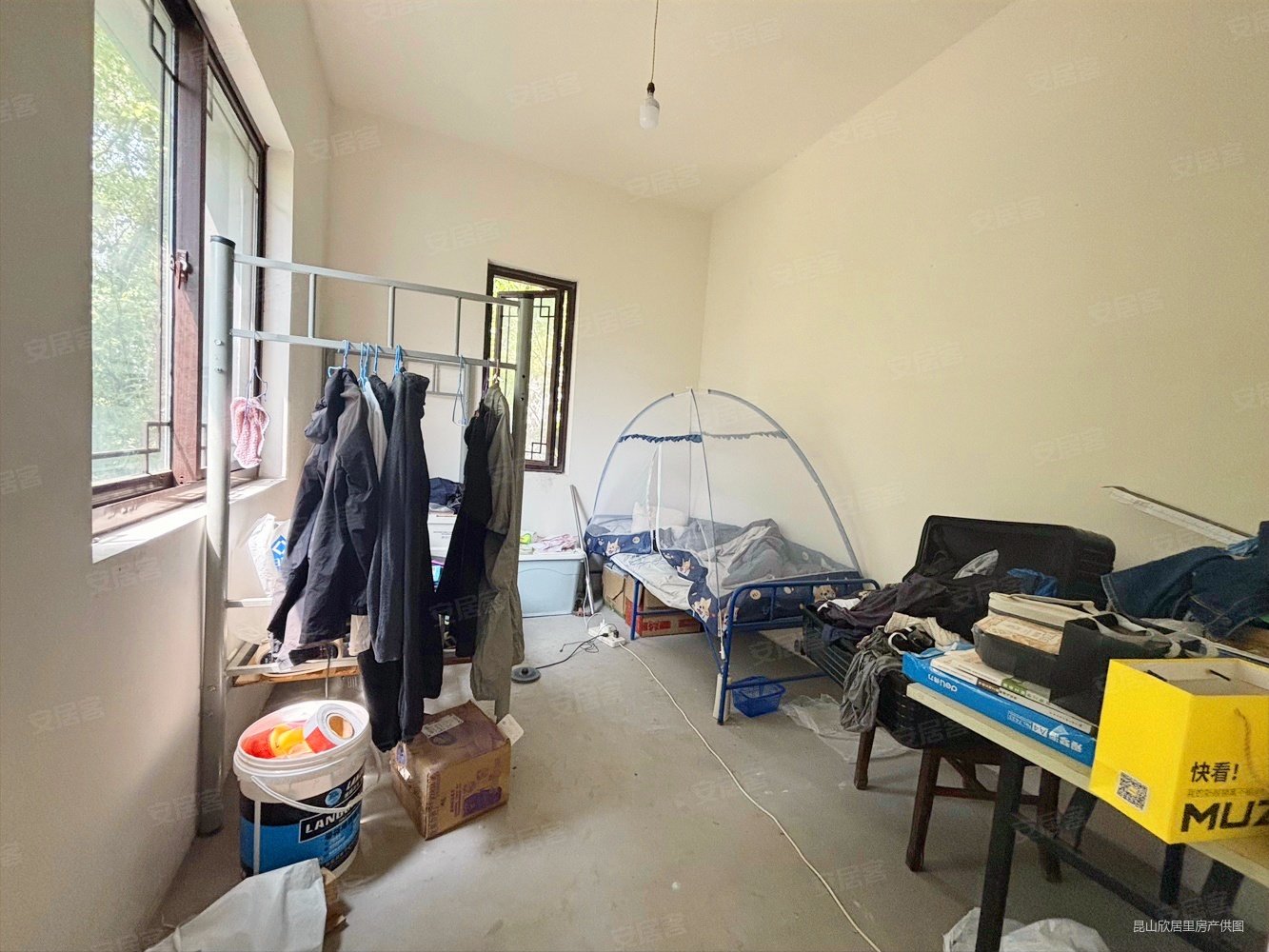 南湖秋月4室2厅4卫258㎡南320万