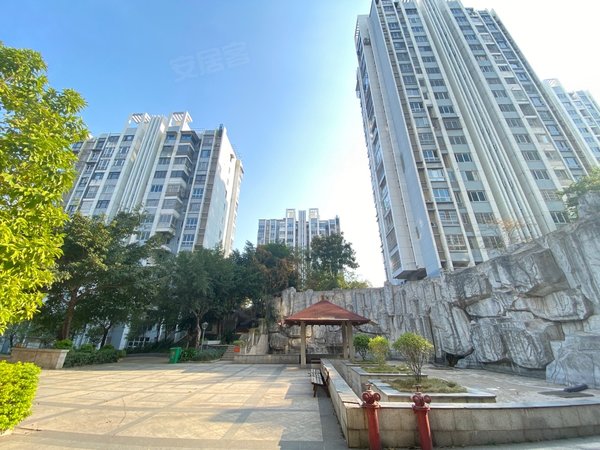 赣州开发区开发区迎宾大道御景江山大平层5房!