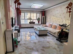 喀什喀什市喀什城区出租阳光小区，高层9楼，105平，3室2厅1厨1卫，家具家出租房源真实图片