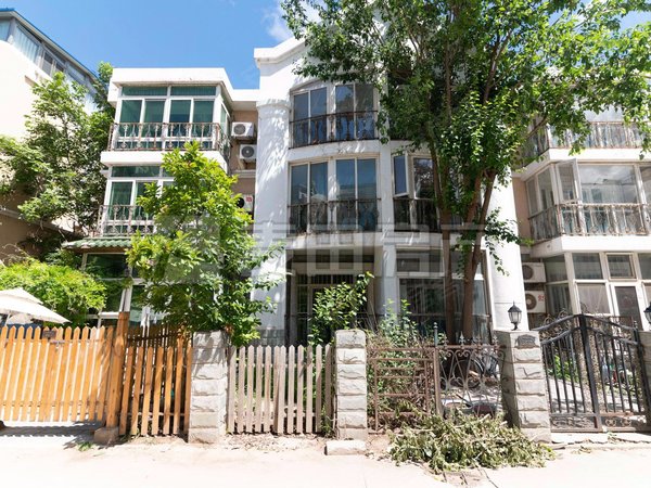 进贤海德堡花园(别墅)北七家 精装联排 南北通透 5室2厅  海德堡花园