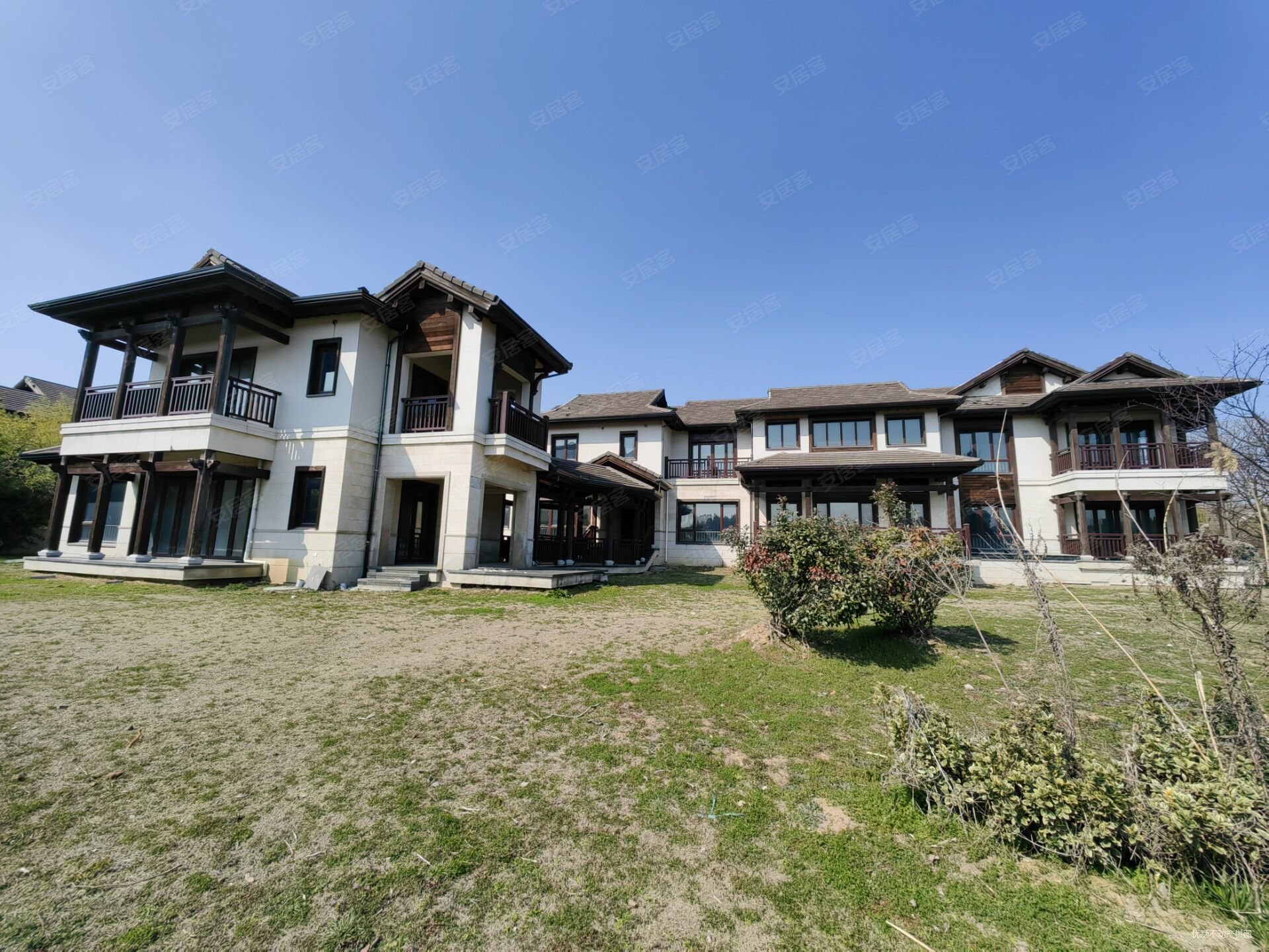 太湖水岸独立毛坯近太湖边别墅环境优美