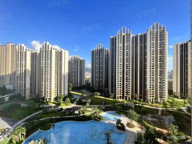 黄江中泰峰境 天虹沃尔玛附近  3房2厅2卫带家私出售