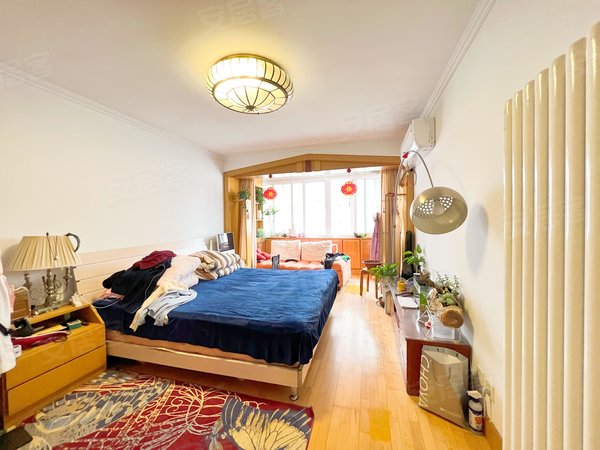 青岛市南福州南路闽江花园闽江花园!麦凯乐!2号线!5居室!封闭小区!