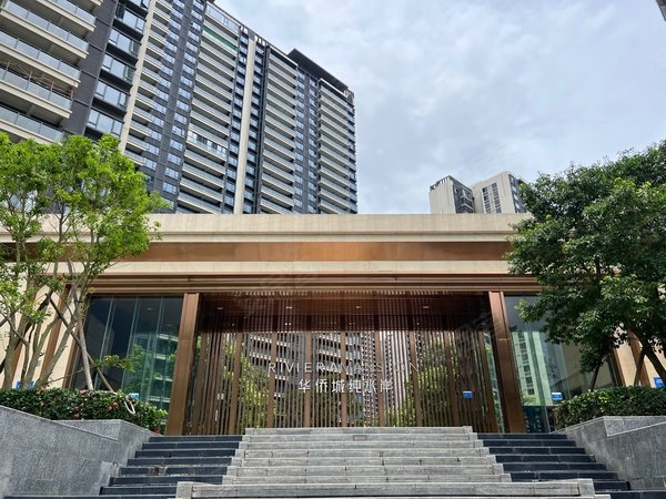 潮州湘桥潮枫路华侨城纯水岸华侨城29楼128平方3房1厅月租2800元(包