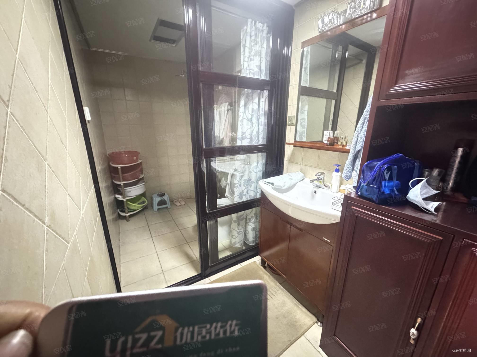 宝光翡翠华庭3室2厅2卫145㎡南北186万