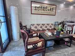 广州白云人和东华商业广场 3室2厅2卫  电梯房 精装修110平米出租房源真实图片