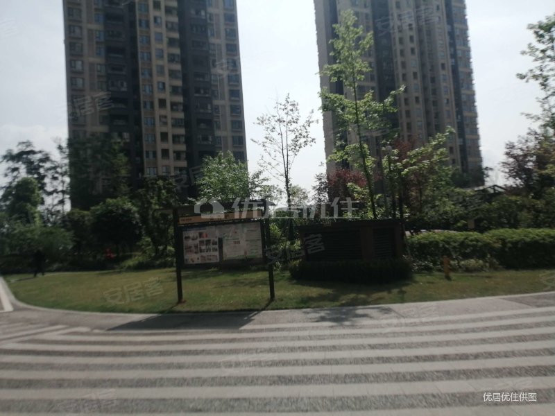 华融现代城清水两房出售