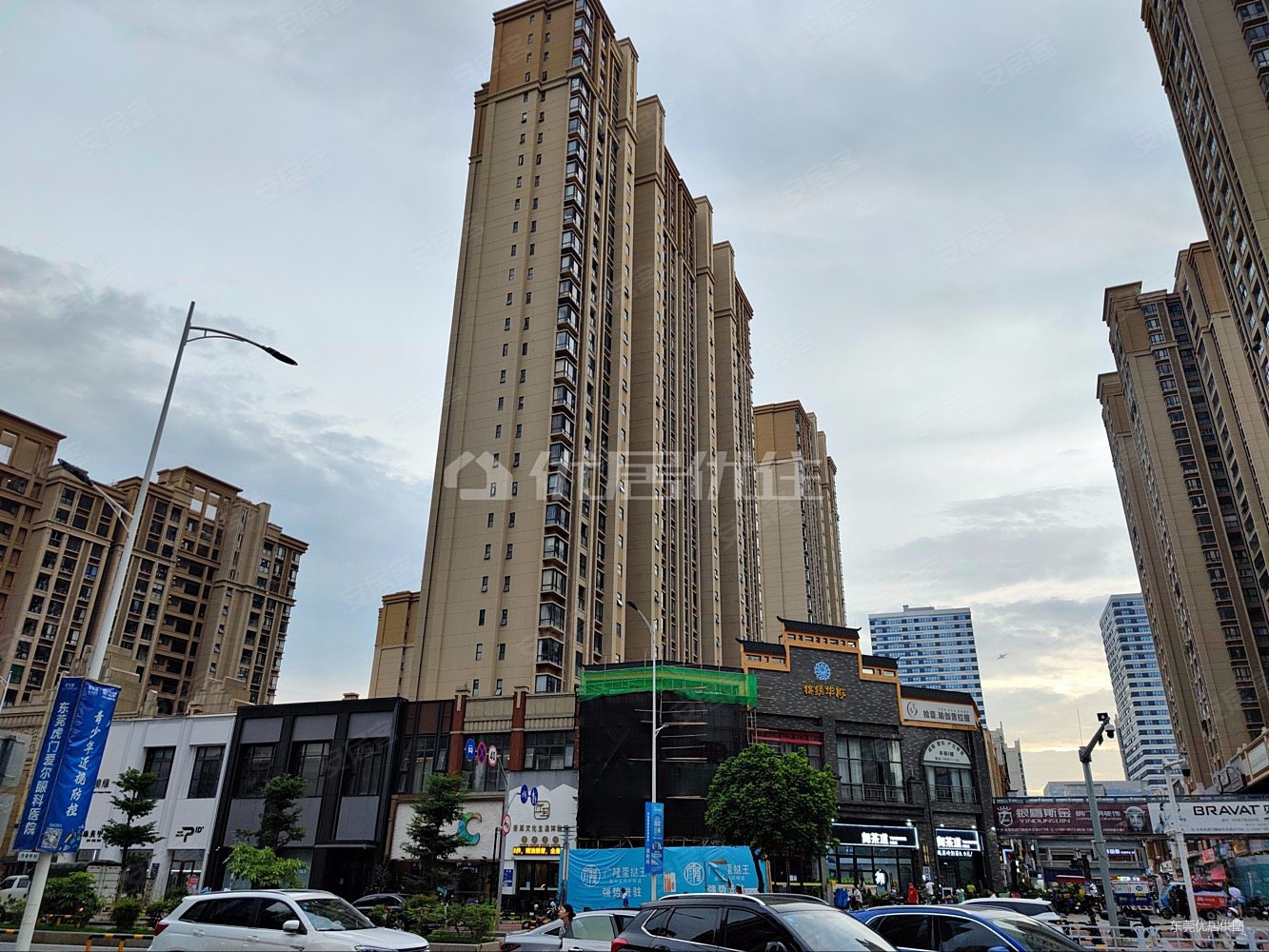 万达华府高层精装三房满五售210万可看