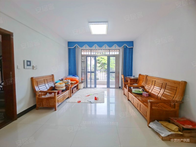 景湖蓝郡二期116平3房东南向230万