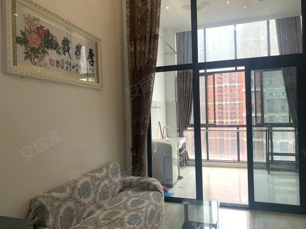 英伦联邦温馨公寓 稀有一房 家电.