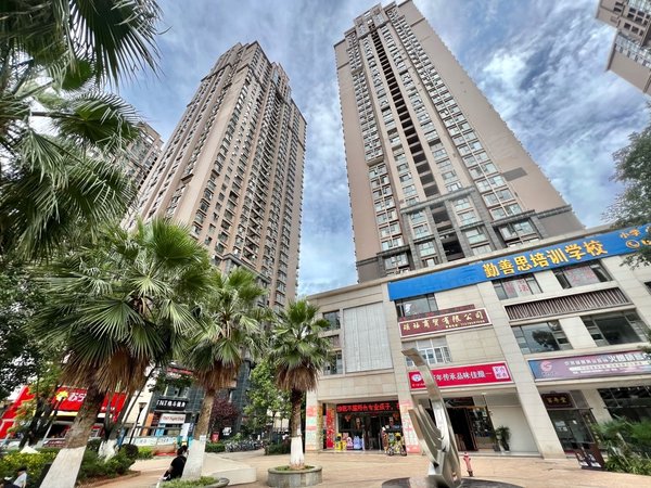 昆明西山滇池路片区凤凰御景无中介(个人)独卫阳台精装全包 万达双塔