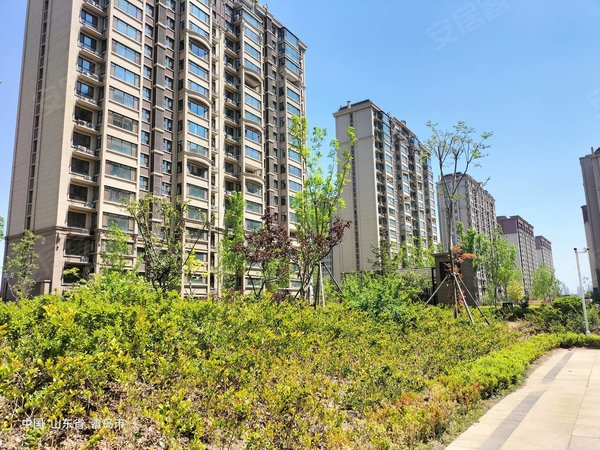 青岛城阳棘洪滩中车小镇中车小镇精装修套二出租,配置齐全的拎包入住