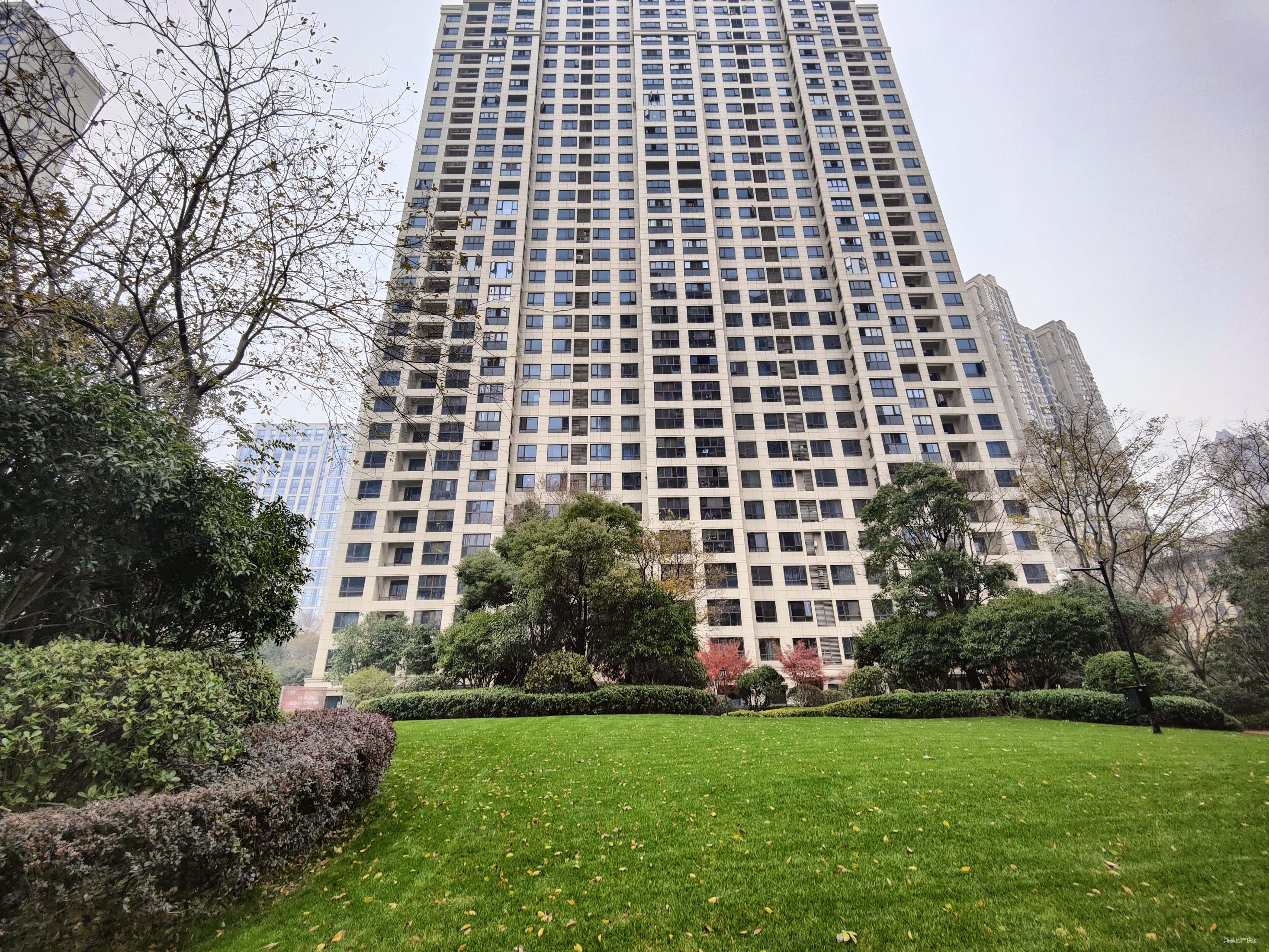 站前一中旁新力雅园精装三房拎包入住地铁口有车位随时看