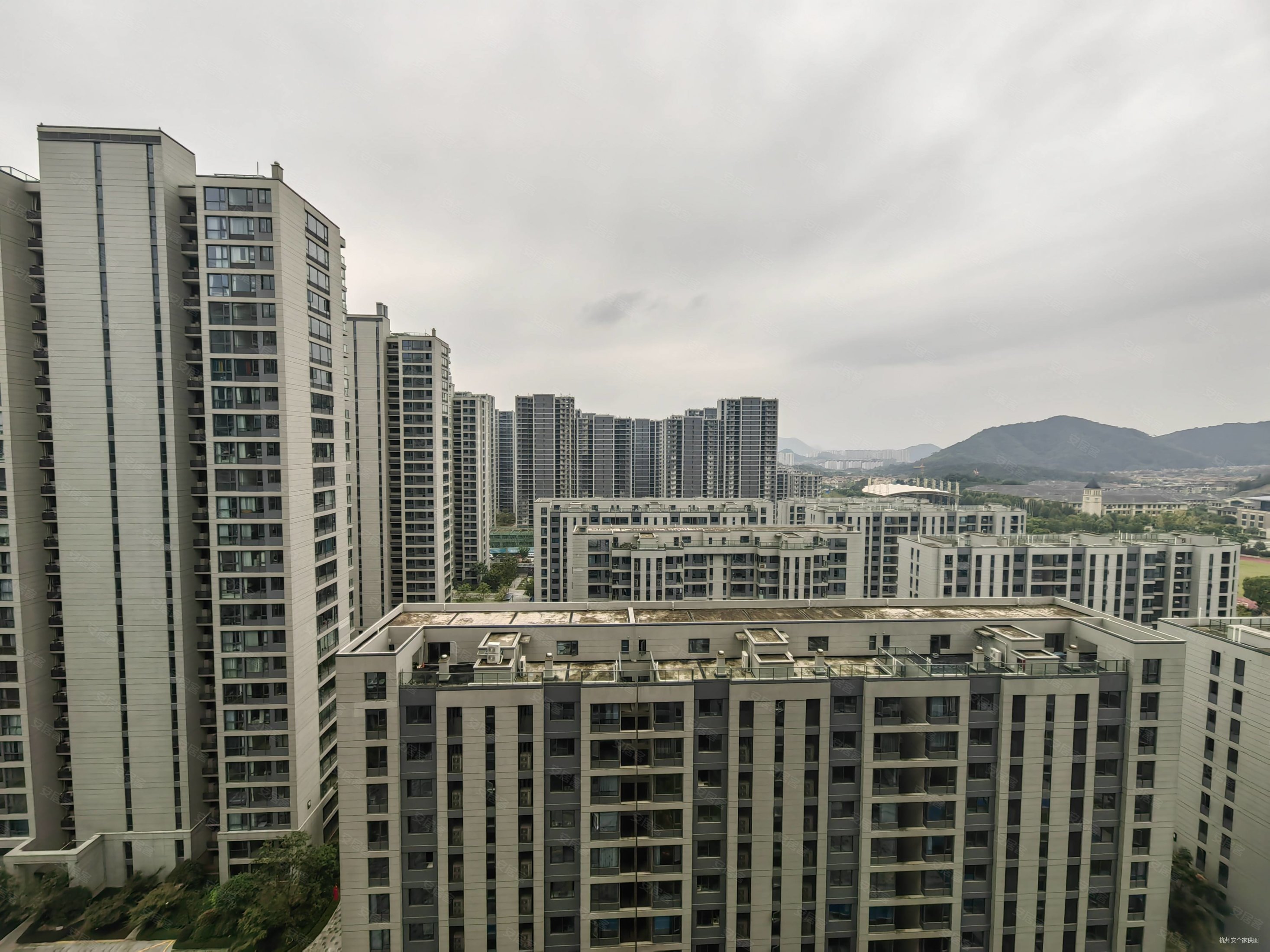 诚售祥生云湖城一期满2年精装3房仅售168万