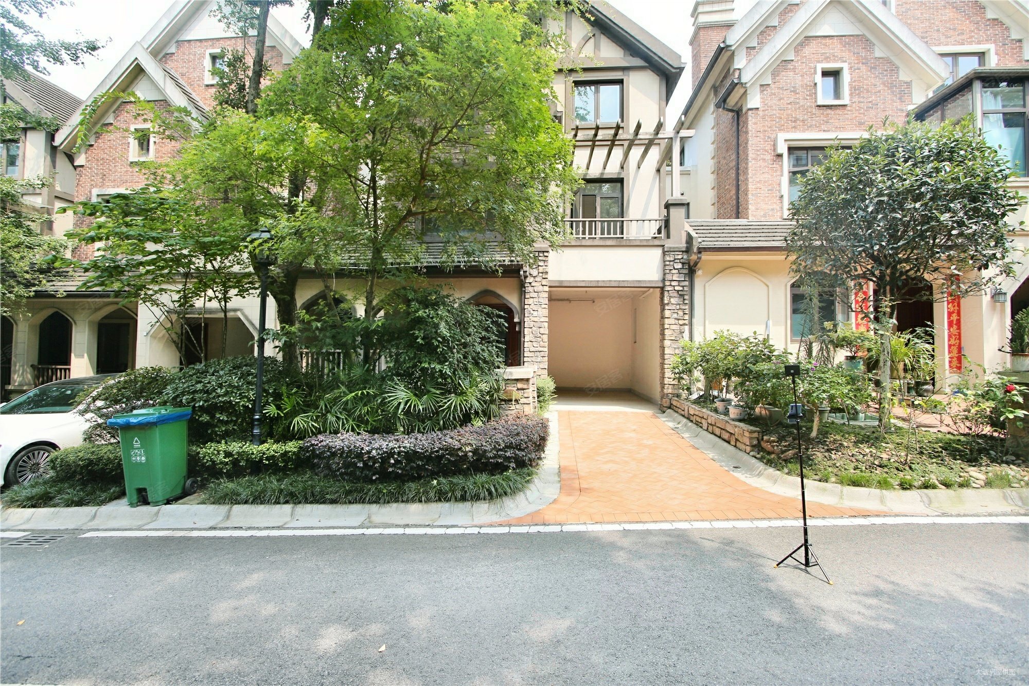 龙湖悠山郡二手房,280万,4室3厅,4卫,320.47平米-成都安居客