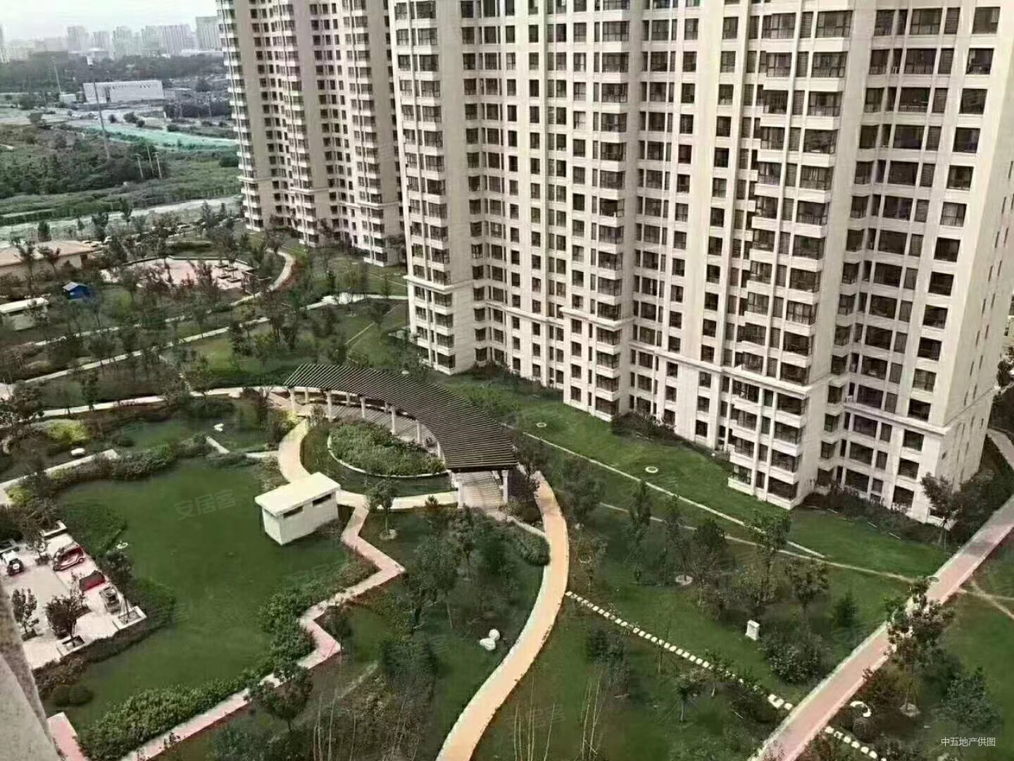 收费1个点盛景园东南向一居房本满二年诚心出售配合看房