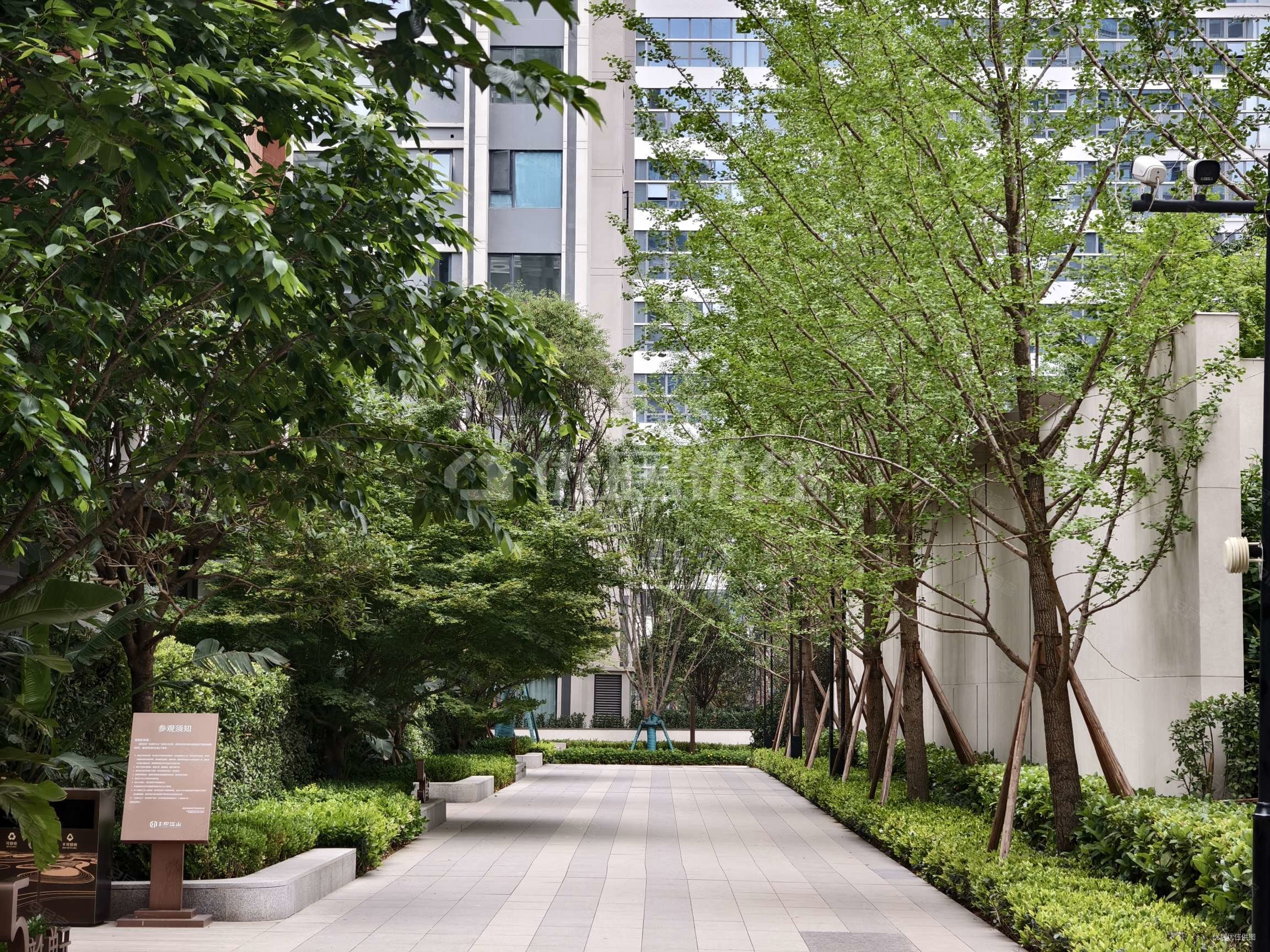 东原印江山精装三室两厅两卫,153万诚心出售