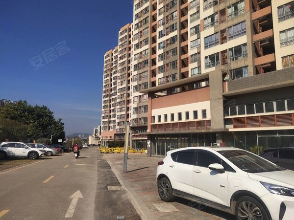 深圳龙华观澜湖润名苑观澜  湖润名苑一房一厅出租!拎包入住!