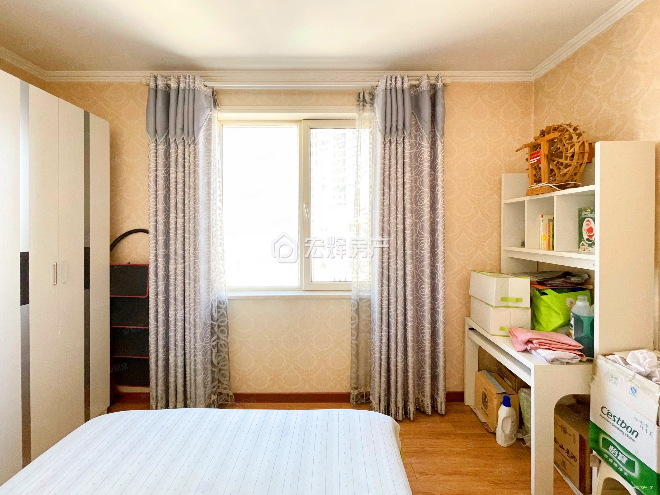 鸿运润园3室2厅2卫145.38㎡南北189万