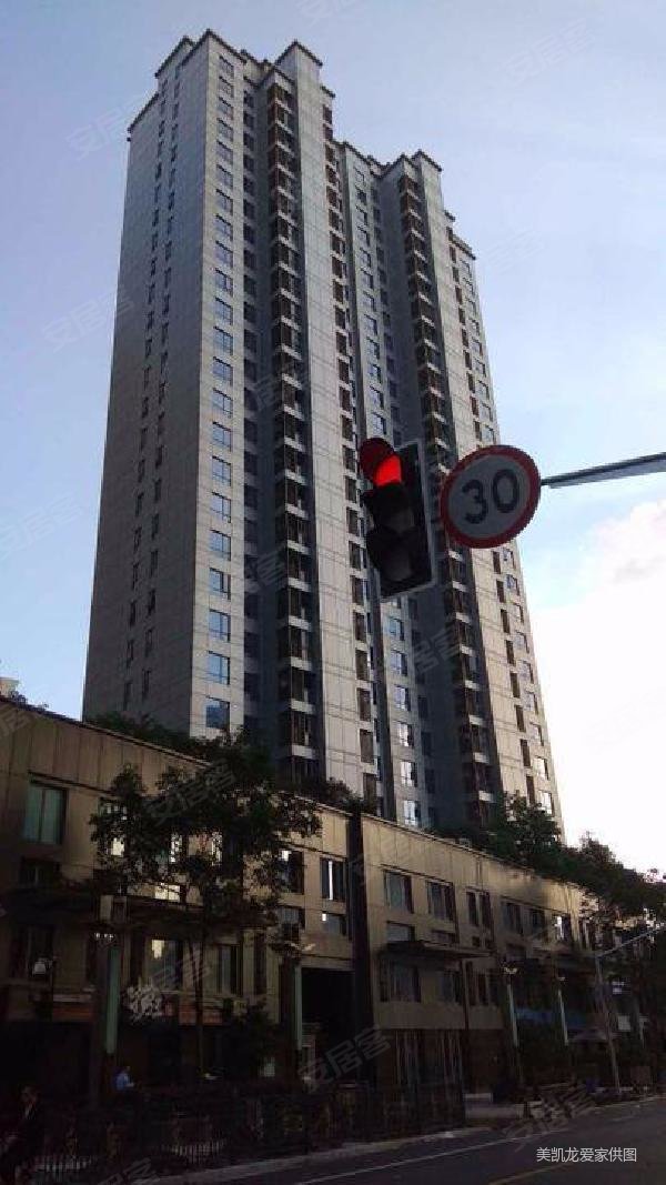 宝华城市晶典161平3居南北向精装修