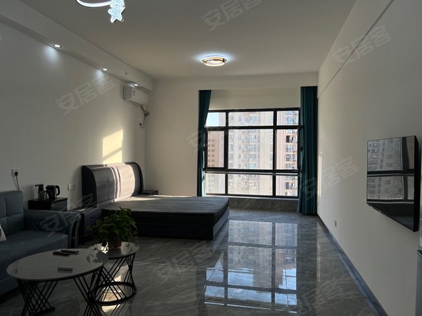 永城万达广场港汇万达广场精装一室,南户干净整洁随时都可以看房,拎包