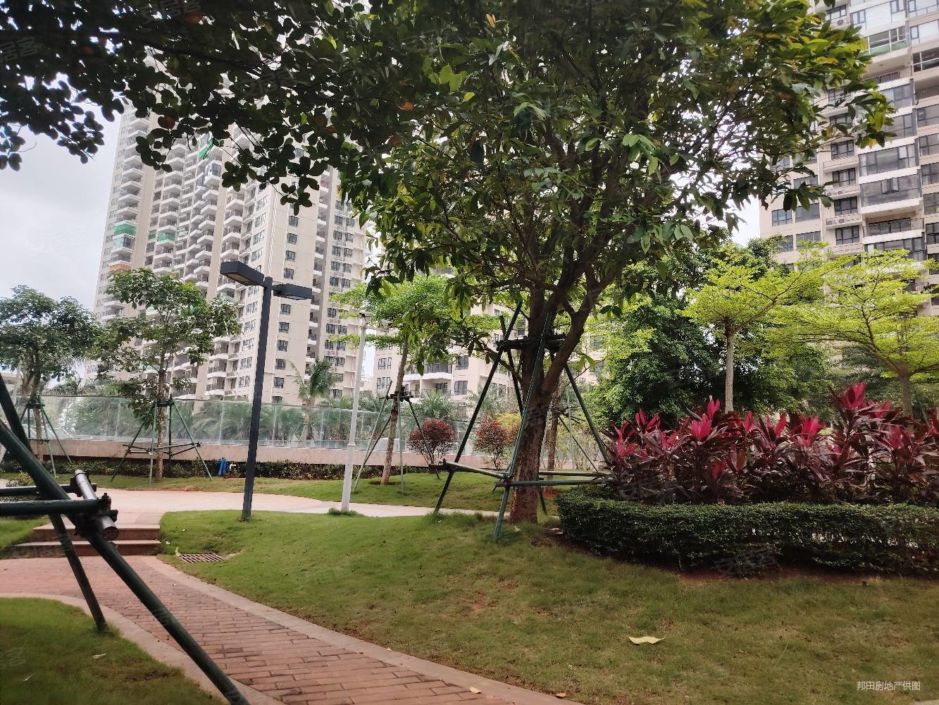 滨江路万景峰5房2厅精装修新房